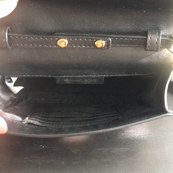 Micheal Kors small crossbosy - Picture 6 of 7